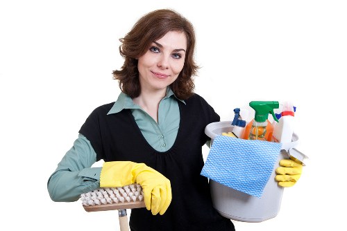Bathroom descaling and sanitising in Kensington move-out cleaning